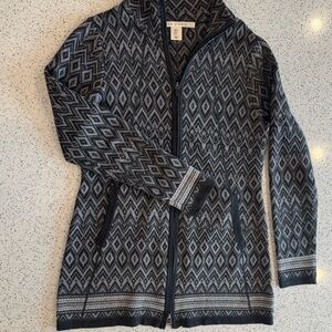 Max Studio Full zip sweater jacket in gray/ black.